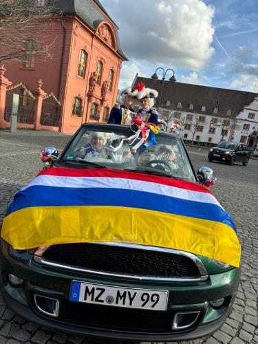 23f081e6-78cd-4d00-a2b1-0e58cf43ec33